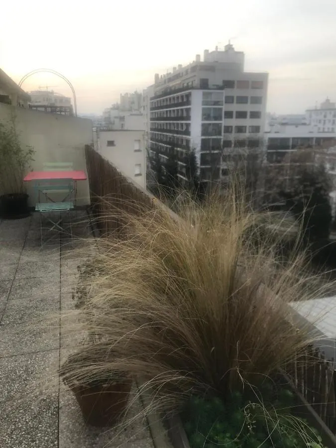 Grand Appartement Avec Terrasse, Paris12