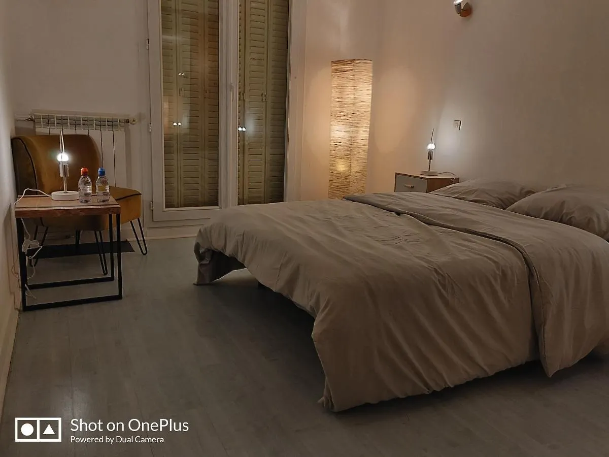 Appartamento Grand Appartement Avec Terrasse, Paris12